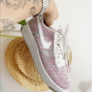 SOLD in my website www.kellymthriftfinds.com